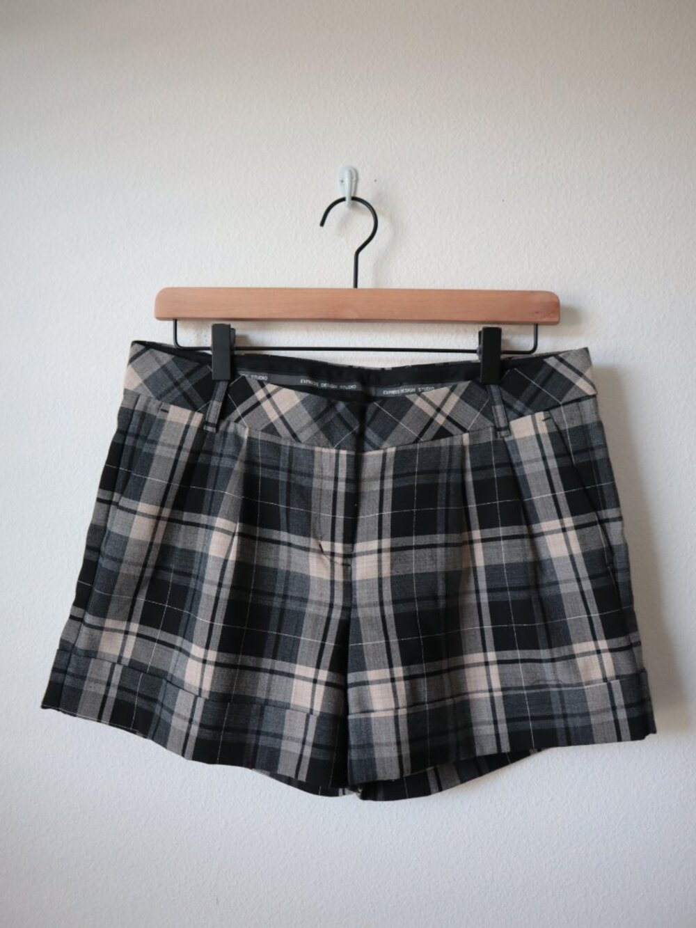 Vintage Y2K Express Editor Low Rise Plaid Office Siren Shorts | 8